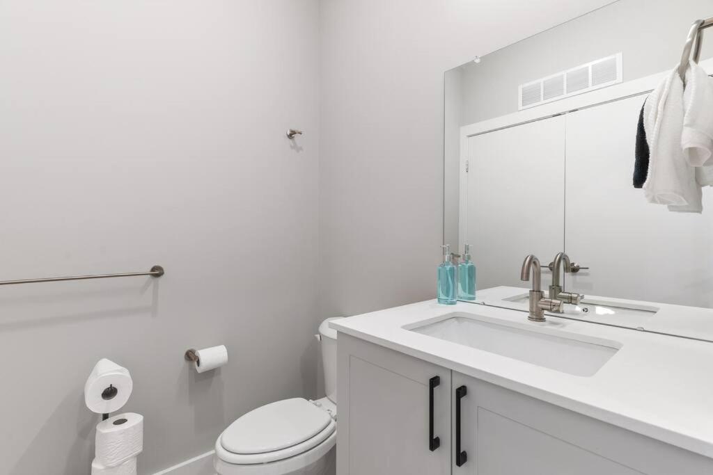 Sleeps 6 - Pier Views - Near Fishtown And Old Apartment