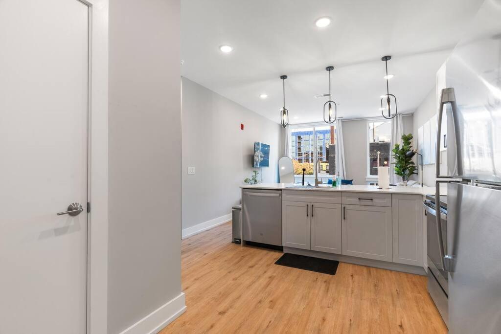 Apartment Sleeps 6 - Pier Views - Near Fishtown And Old